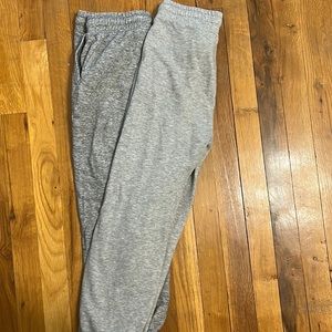 2 pairs of medium boys jogger sweatpants